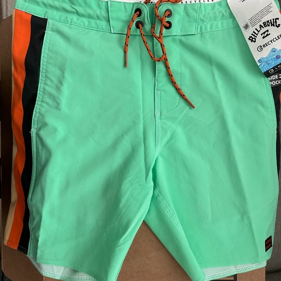 Billabong Men’s Swim Trunks - Picture 2 of 5